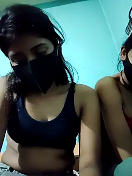 Aaradhya-Rani Show in webcam