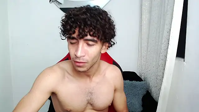 Caius_fox Live XXX Chat