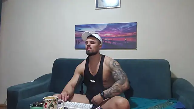 Tiberius_hunk Chat XXX live