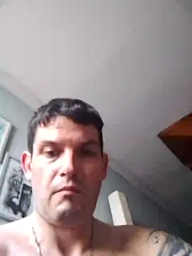 Hixxy_1025's Live XXX Chat