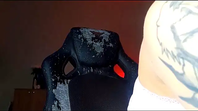 Kira_Chain webkamerás műsora