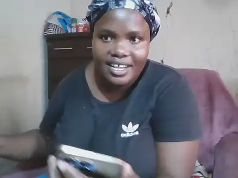 sexybigboobz 网络视讯表演