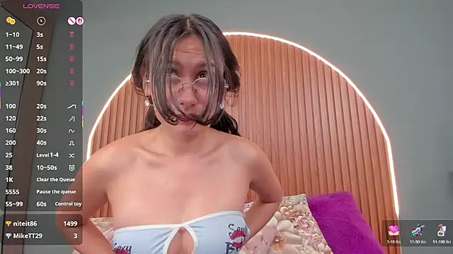 NayeCloud Chat XXX live