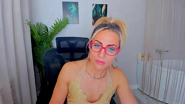 MuseOfStage Chat XXX live