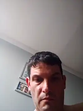 Czat XXX na żywo – Hixxy_1025