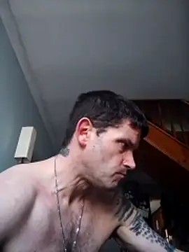 Hixxy_1025のライブXXXチャット