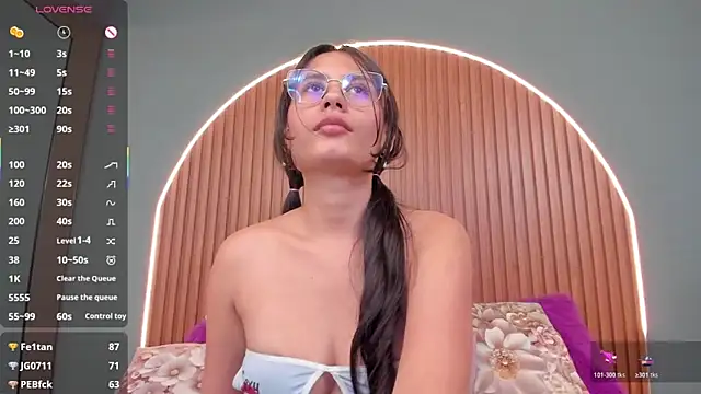 NayeCloud: онлайн-секс-чат