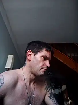 Hixxy_1025 – Live XXX-chat