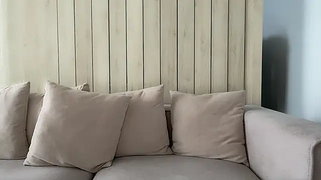 ShySchoolGirl's Live XXX Chat