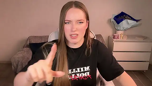 EvaMaddison: απευθείας συνομιλία ΧΧΧ