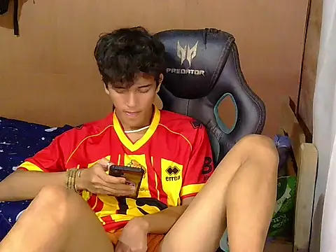 hugekenbigcock Chat XXX live