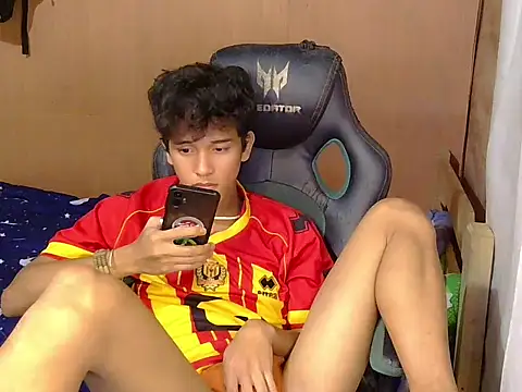 hugekenbigcock Live XXX Chat