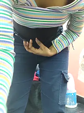 Ananya_34 élő XXX-chatje