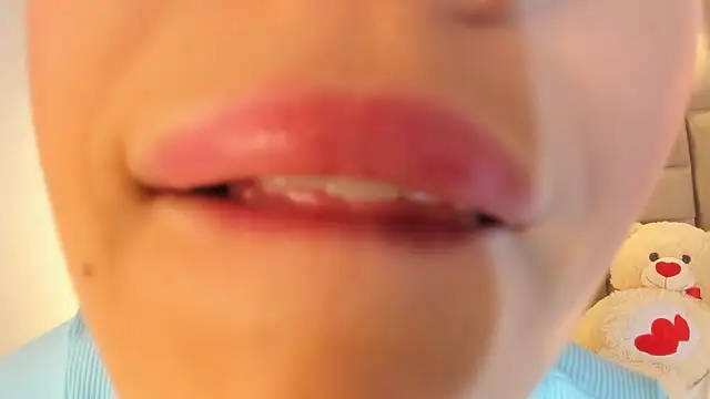 ClaradelMar élő XXX-chatje