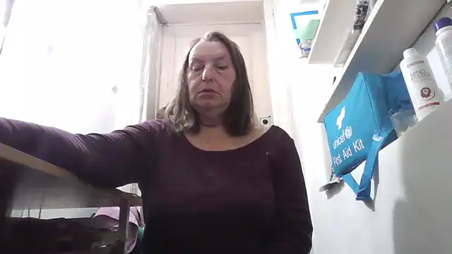 AnnaLive570 élő XXX-chatje