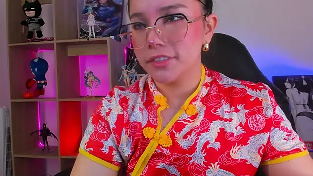 violettabond élő XXX-chatje