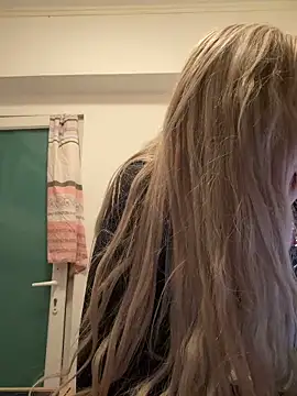 AlmaRusell Chat XXX live