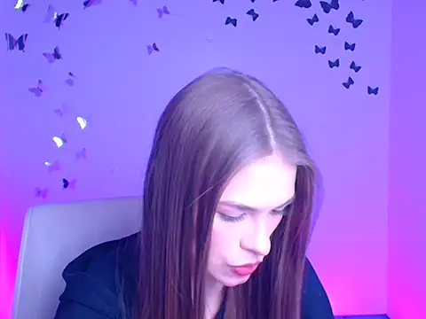 Lina_Loveuu élő XXX-chatje