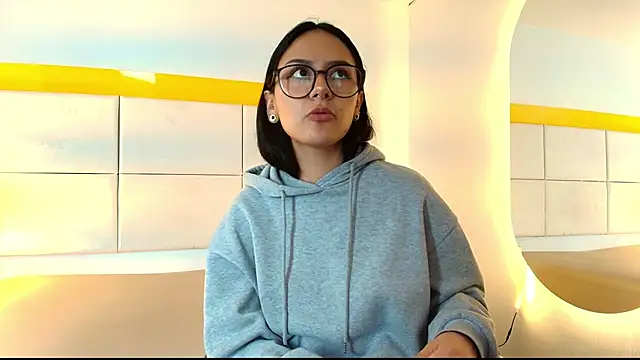 NiccolleHall's Webcam Show