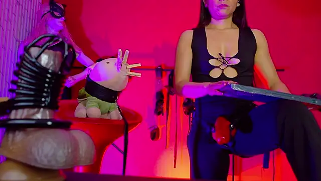 MistressSlut1 élő XXX-chatje