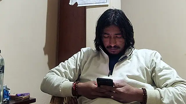 Gre3k_god: διαδικτυακό σόου στην κάμερα