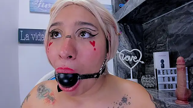 miss_danika's Live XXX Chat