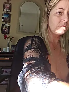 Онлайн чат XXX NikkiBlisss