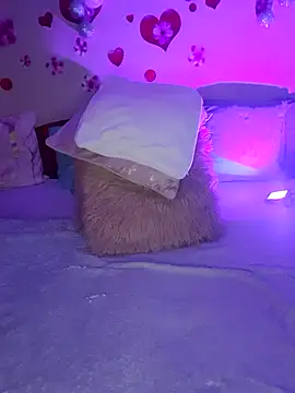 XXX chat uživo modela BellaBellaHot