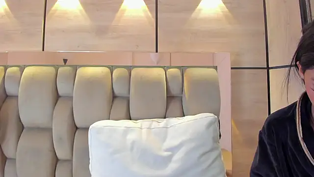 karol_lewiss 现场XXX聊天