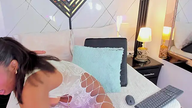 EmilyDiaaz 现场XXX聊天