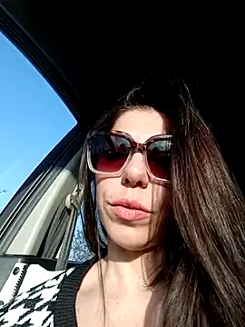 SaRa_4ULoVe's Live XXX Chat