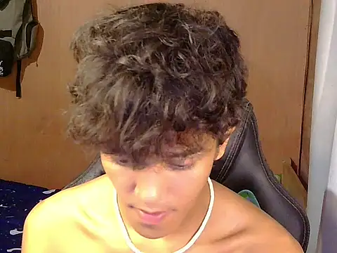 hugekenbigcock's Live XXX Chat