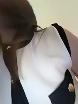 TheCinderella Chat XXX in diretta