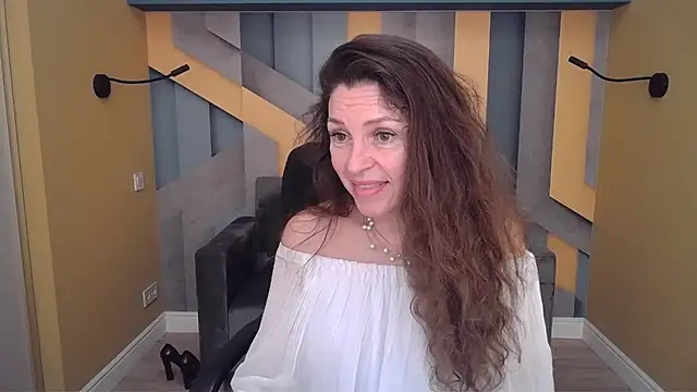 EllaLong Chat XXX in diretta