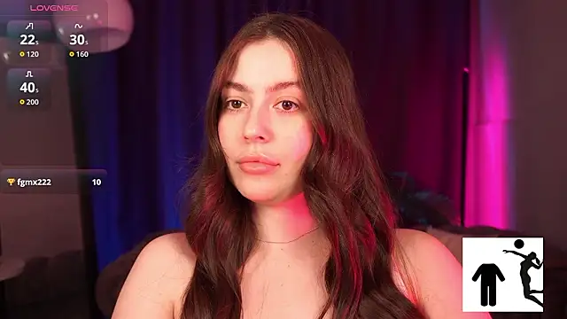 Онлайн чат XXX EmiliyaRoude