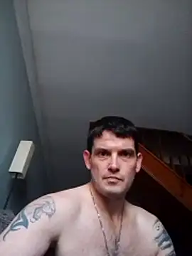 Hixxy_1025 élő XXX-chatje