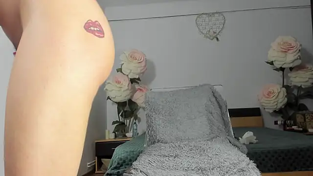 Naughtylov3 – Live XXX-chat