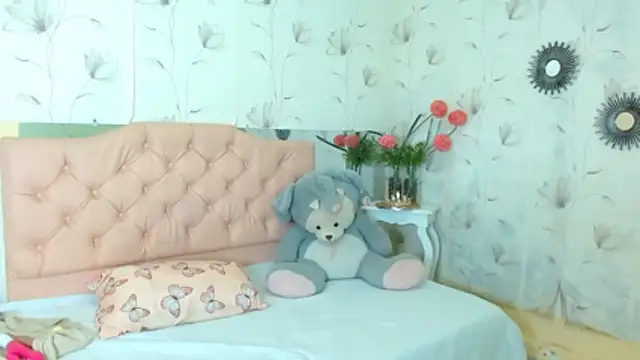 Chat +18 de zara_cute ao vivo