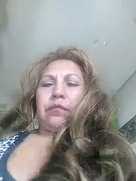 Kazsandraa Live XXX Chat