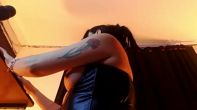 NYX1126 Live XXX Chat