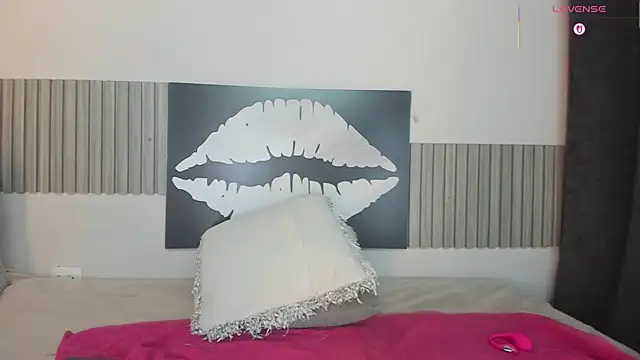 Онлайн чат XXX Anny-Cute