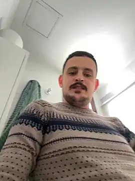 Arabxlyoung Adlı Modelin Canlı XXX Sohbeti