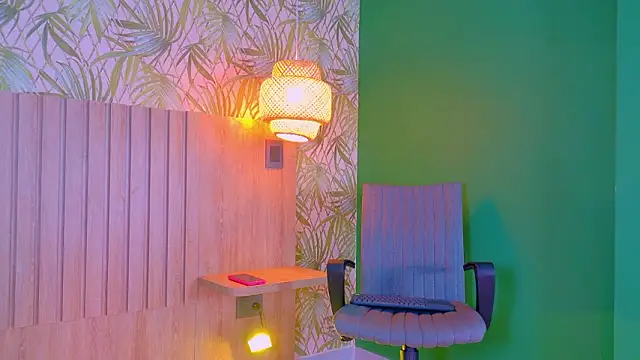 Sunny_River: онлайн-секс-чат