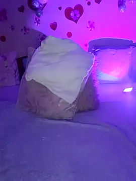 دردشة BellaBellaHot الجنسية المباشرة