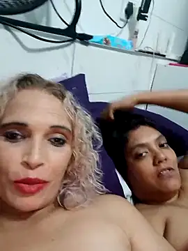 2Juicy_pussy Live XXX Chat