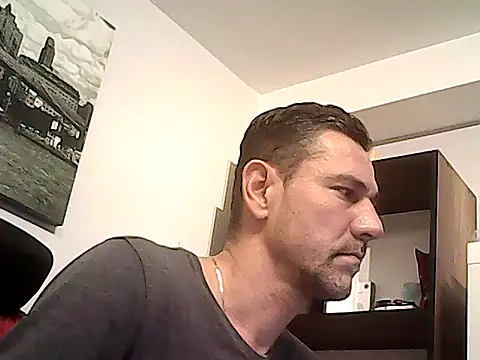 mastercharisma35 Adlı Modelin Canlı XXX Sohbeti