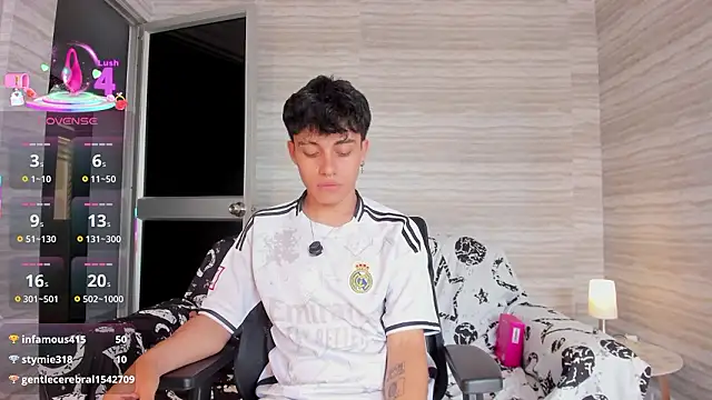 Chat +18 de Dani_rivass ao vivo