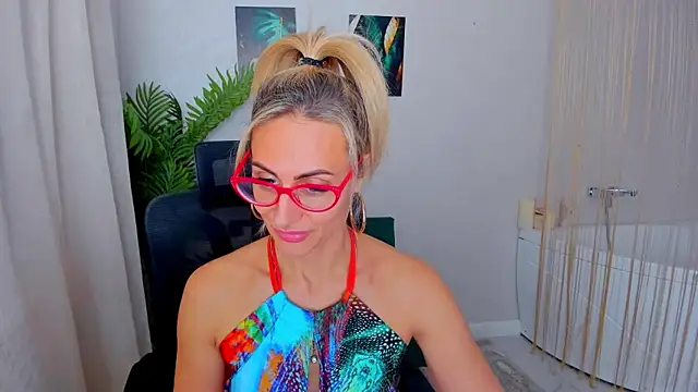 MuseOfStage élő XXX-chatje