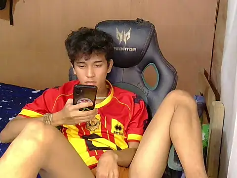 hugekenbigcock Live XXX-chat