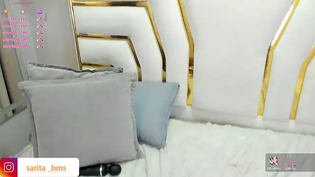 Sariitaa_ élő XXX-chatje